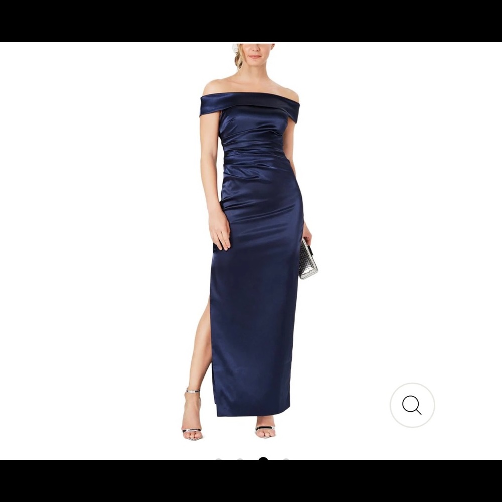 STUNNING VINCE CAMUTO
OFF-THE-SHOULDER RUCHED EVENING DRESS
